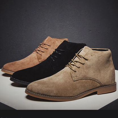 Comfortable suede chukka boots for men, classic ankle boots