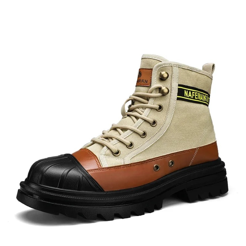 Men's boots with reinforced toe cap and robust canvas upper material