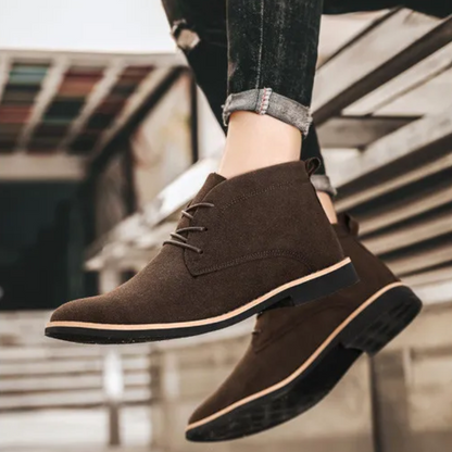 Fashionable suede chukka boots for men, light ankle boots