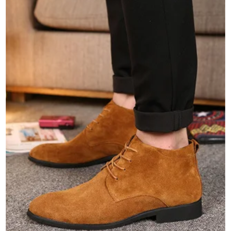 Fashionable suede chukka boots for men, comfortable ankle boots