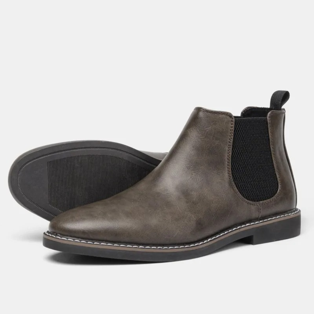 Men's Chelsea boots with shiny finish and elasticated insert