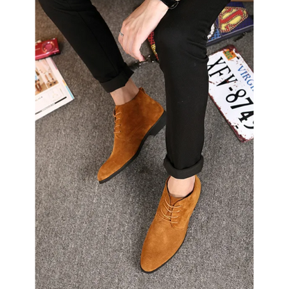 Fashionable suede chukka boots for men, comfortable ankle boots