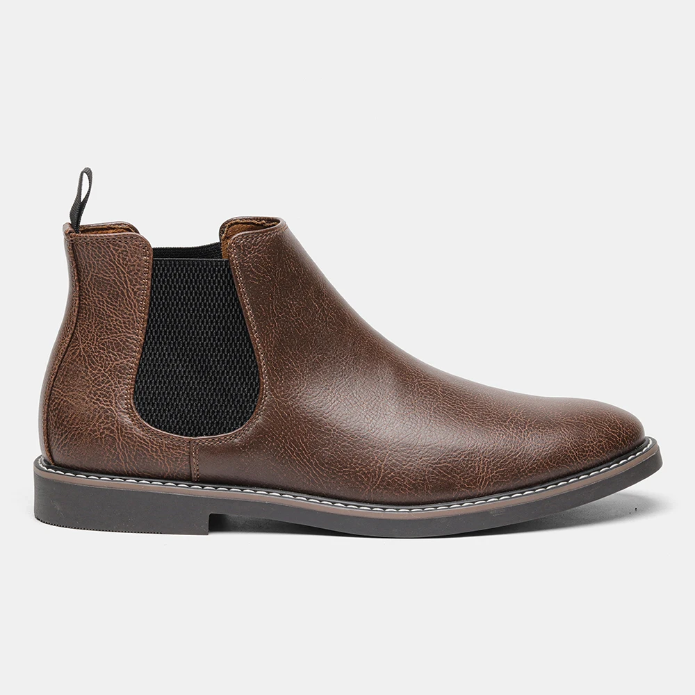 Men's Chelsea boots with shiny finish and elasticated insert