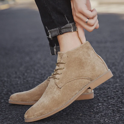 Comfortable suede chukka boots for men, classic ankle boots