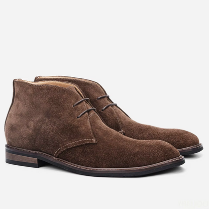 Elegant suede chukka boots for men, hardwearing boots