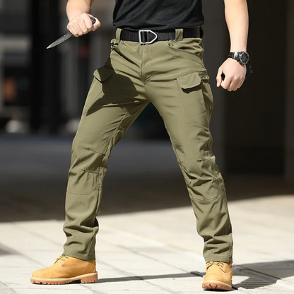 Breathable multi-pocket cargo trousers for men with zip fastening