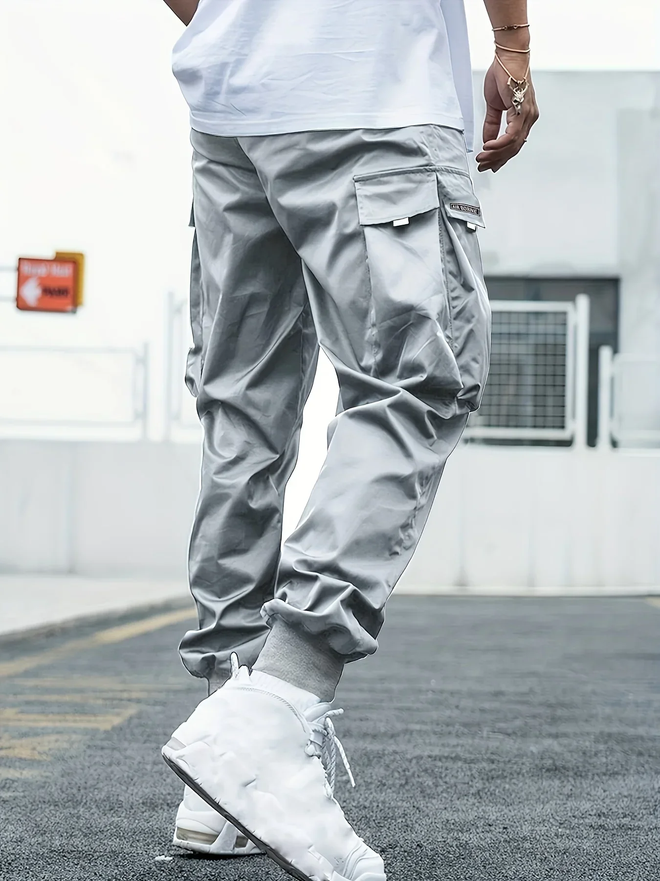 Cargo trousers men - Water-repellent jogging trousers with pockets, adjustable waistband