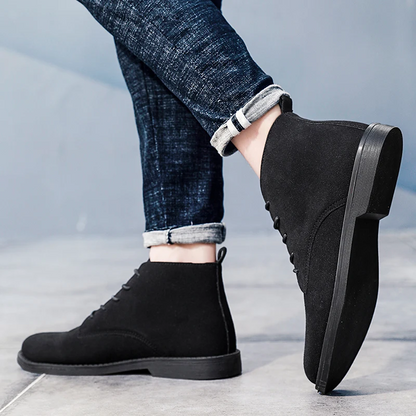 Fashionable suede chukka boots for men, lightweight casual shoes