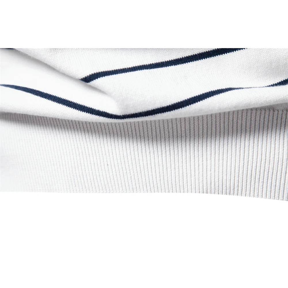 Striped round neck men's trui in nautical style