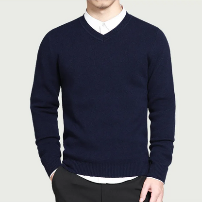 Elegant V-neck men's sweater for style-conscious men