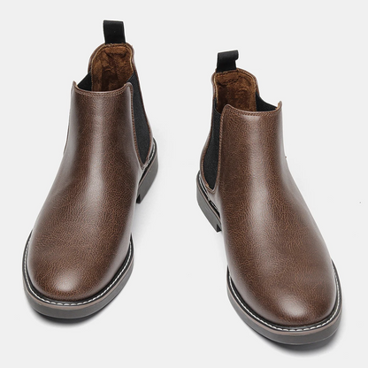 Men's Chelsea boots with shiny finish and elasticated insert