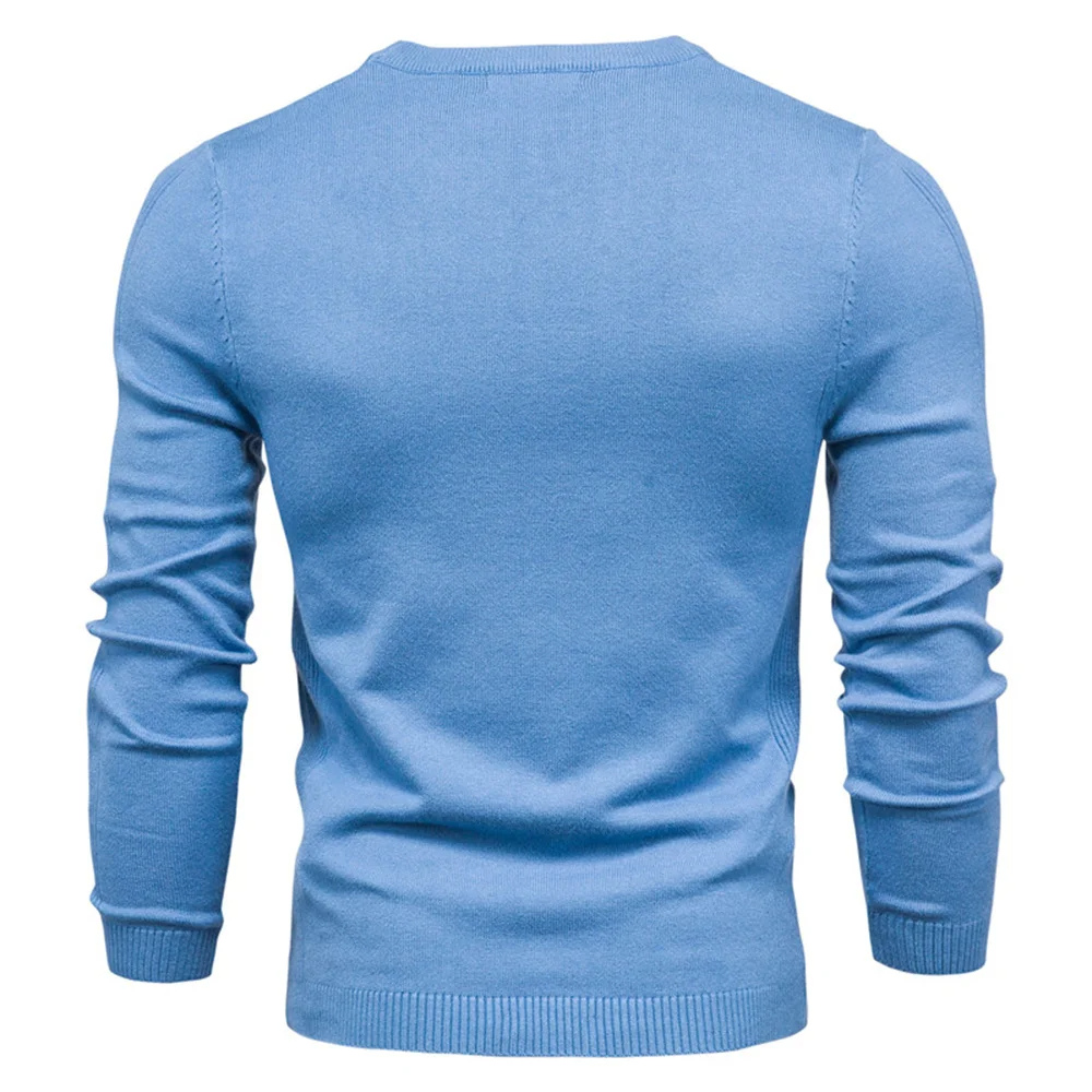 Minimalist round neck men's sweater for timeless style