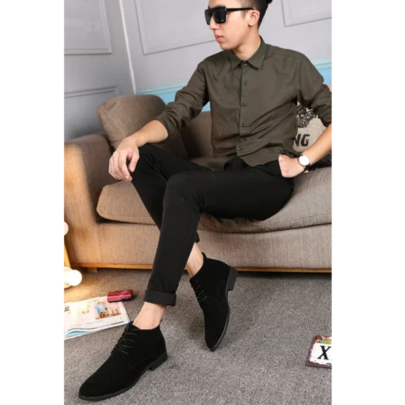 Fashionable suede chukka boots for men, comfortable ankle boots