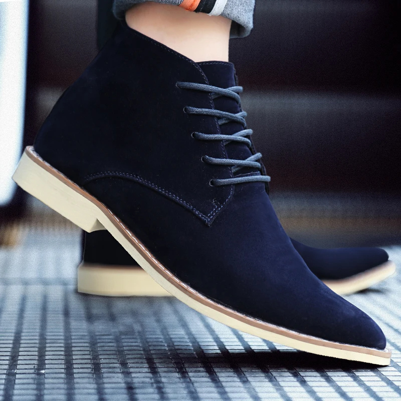 Comfortable suede chukka boots for men, fashionable casual shoes