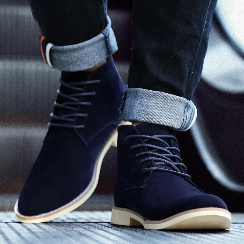 Comfortable suede chukka boots for men, fashionable casual shoes