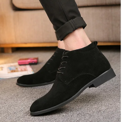 Fashionable suede chukka boots for men, comfortable ankle boots