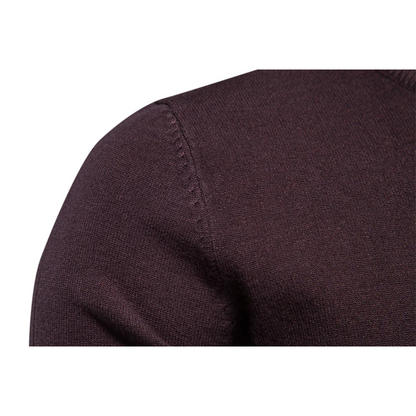 Minimalist round neck men's sweater for timeless style