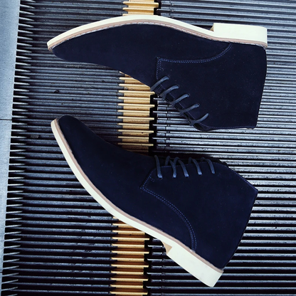 Comfortable suede chukka boots for men, fashionable casual shoes