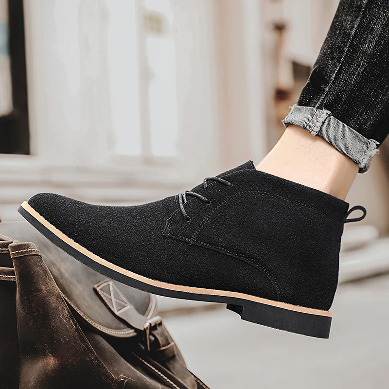 Fashionable suede chukka boots for men, light ankle boots