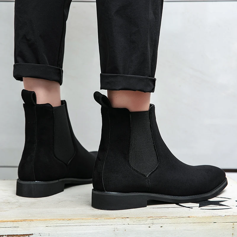 Fashionable suede Chelsea boots for men with elasticated insert