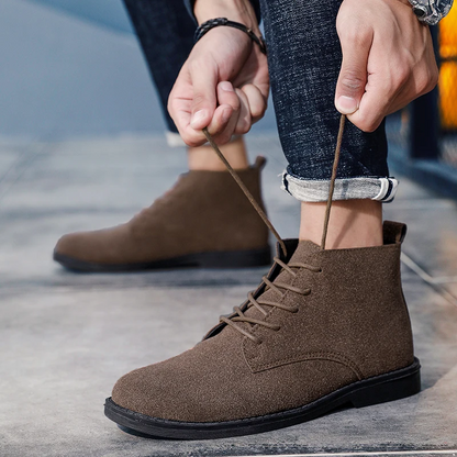 Fashionable suede chukka boots for men, lightweight casual shoes