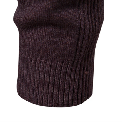 Minimalist round neck men's sweater for timeless style