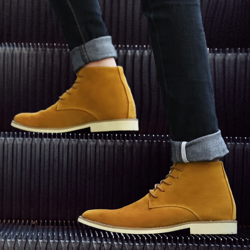 Comfortable suede chukka boots for men, fashionable casual shoes