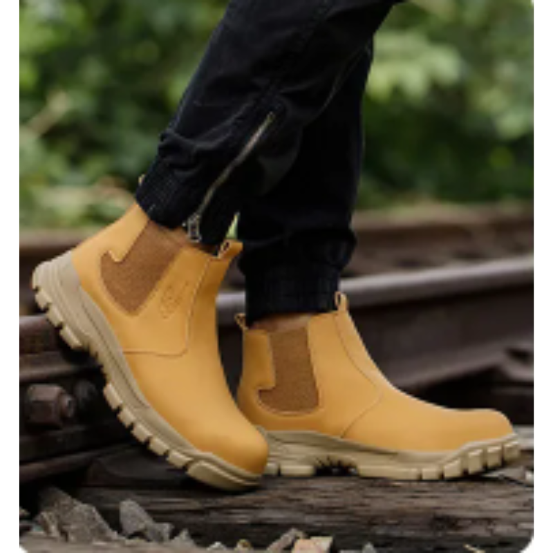 Men's boots with waterproof upper and padded sole