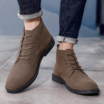 Fashionable suede chukka boots for men, lightweight casual shoes