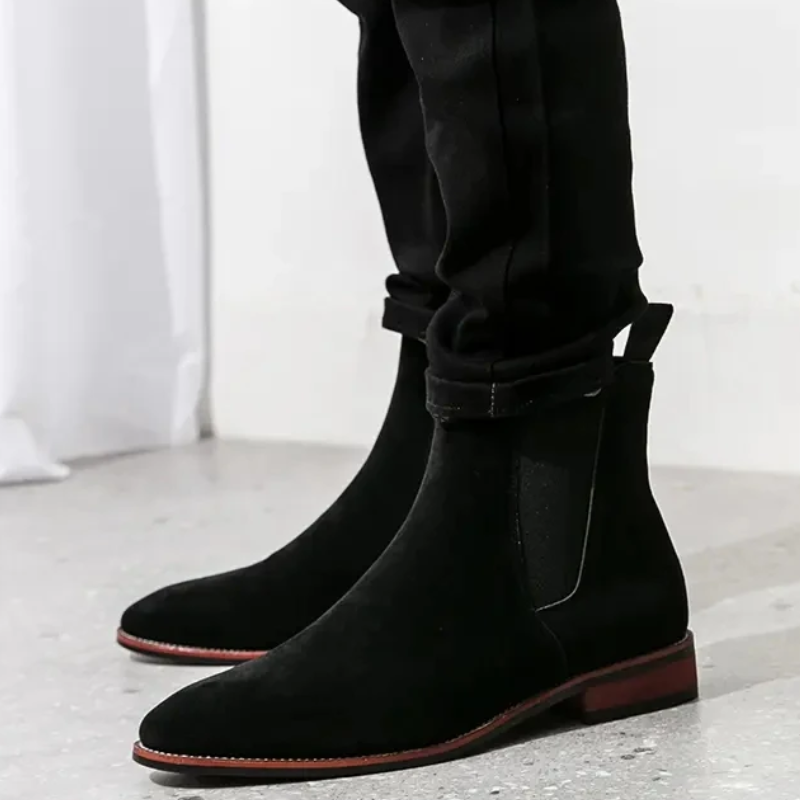 High-quality suede Chelsea boots for men with rubber soles