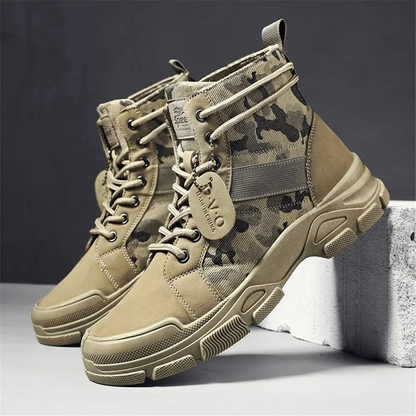 Men's boots with camouflage pattern and hard-wearing sole