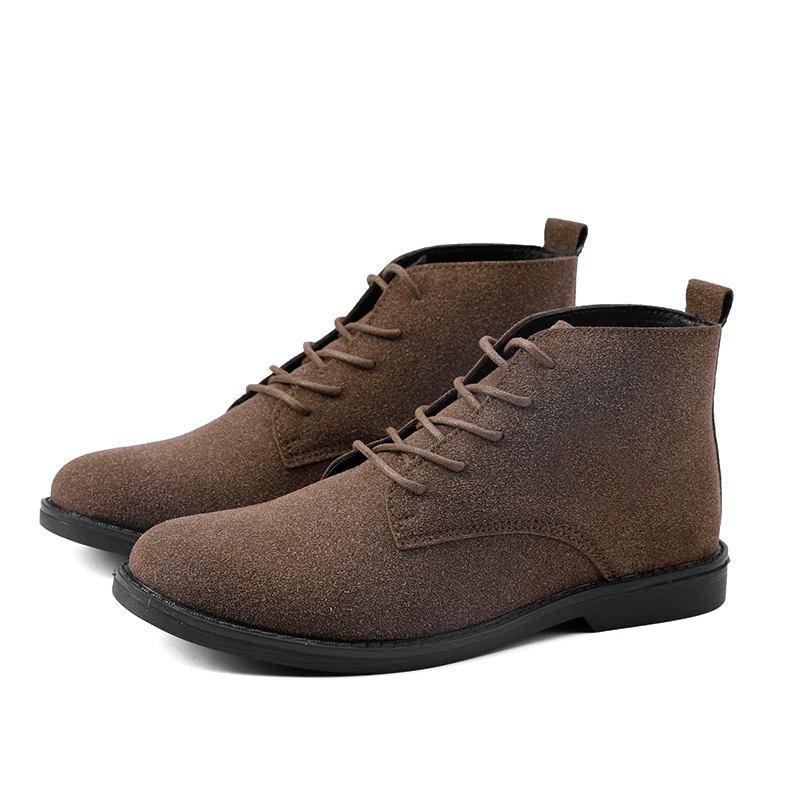 Fashionable suede chukka boots for men, lightweight casual shoes