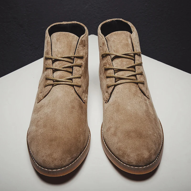 Comfortable suede chukka boots for men, classic ankle boots