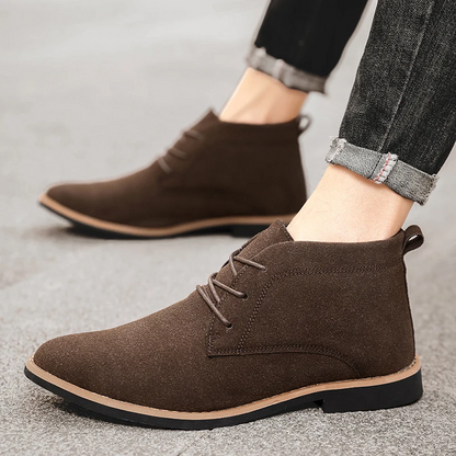 Fashionable suede chukka boots for men, light ankle boots