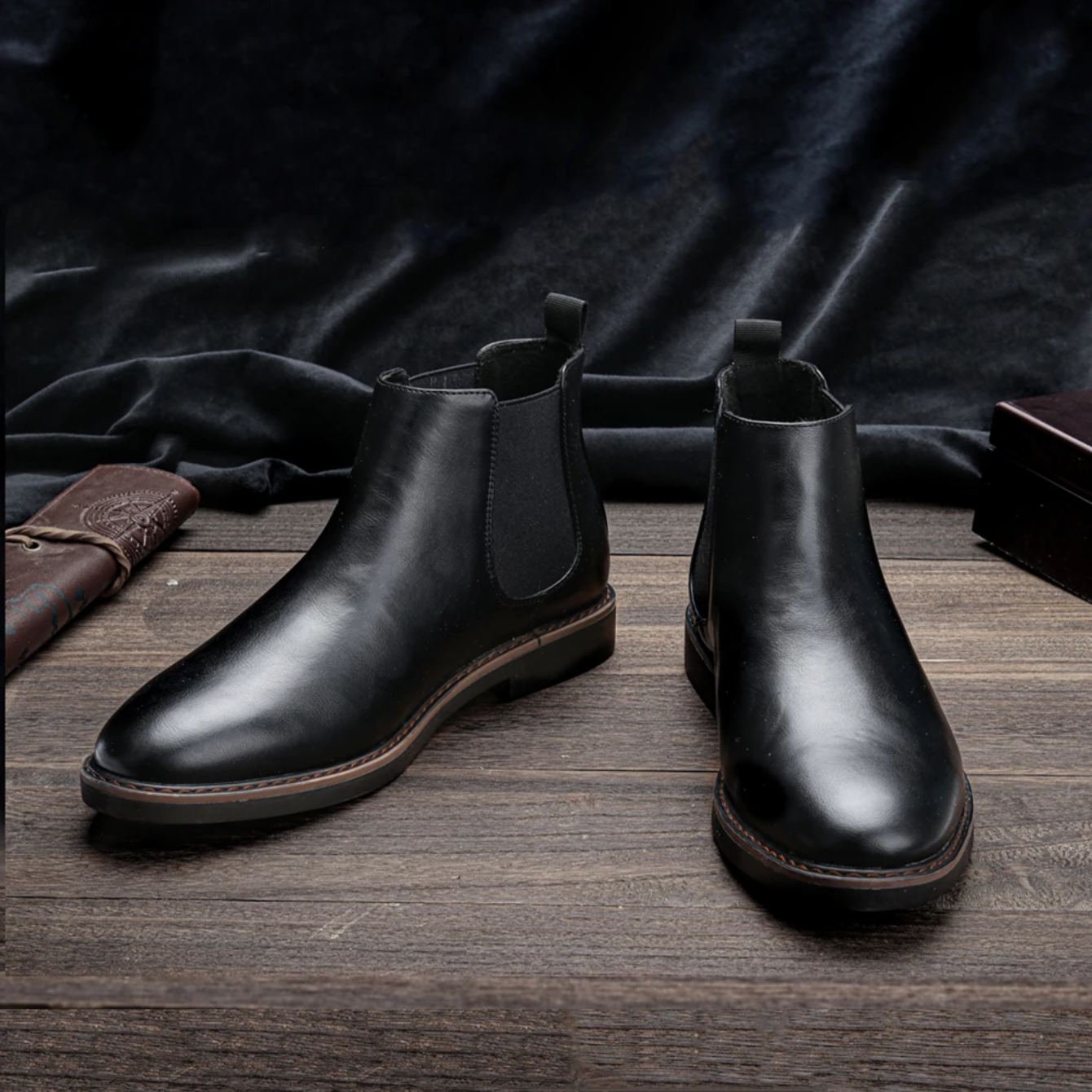 Elegant Chelsea boots for men with comfortable insole