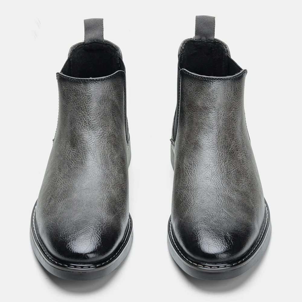 Men's Chelsea boots with shiny finish and elasticated insert