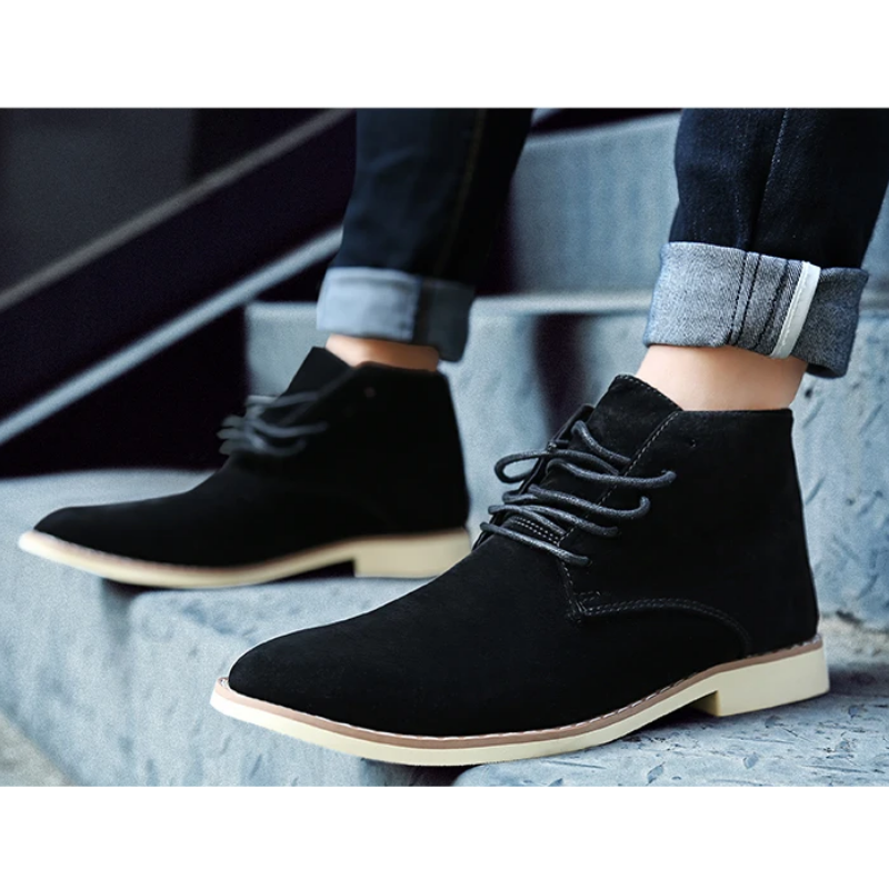 Comfortable suede chukka boots for men, fashionable casual shoes