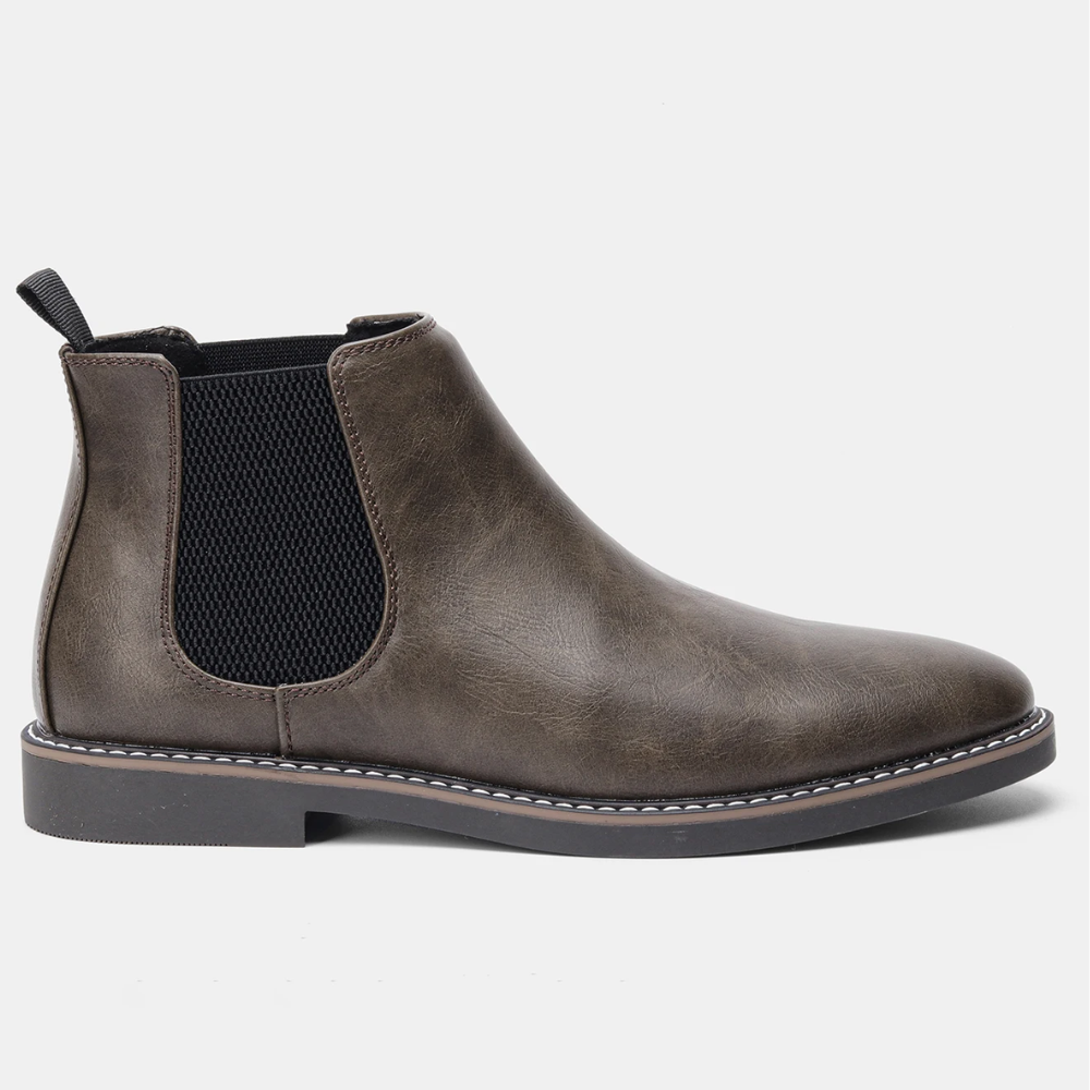 Men's Chelsea boots with shiny finish and elasticated insert