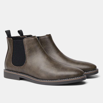 Men's Chelsea boots with shiny finish and elasticated insert