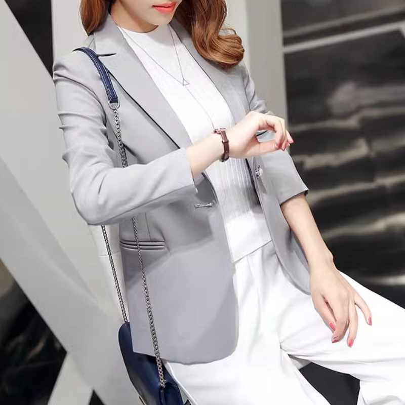 Elegant Ladies Blazer With Ankle Button Closure - Suitable For Office