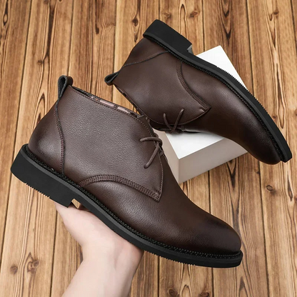 Non-slip leather chukka boots for men, robust leisure boots