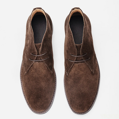 Elegant suede chukka boots for men, hardwearing boots