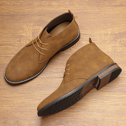 Classic leather chukka boots for men, robust everyday boots