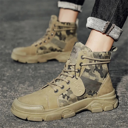 Men's boots with camouflage pattern and hard-wearing sole