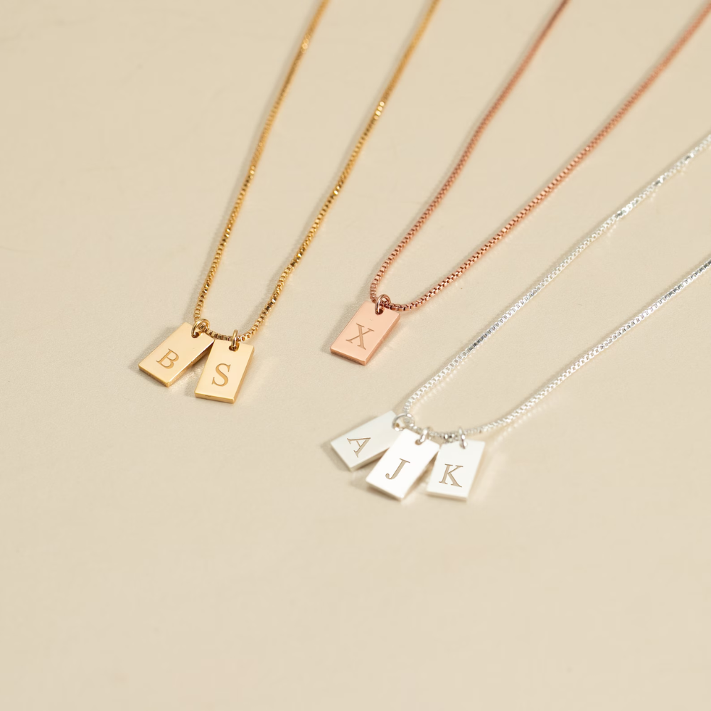 Personalised necklace with engraved pendant