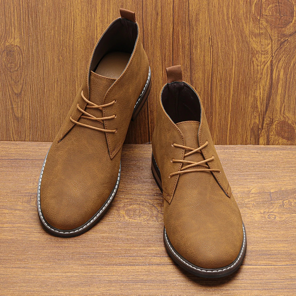 Classic leather chukka boots for men, robust everyday boots