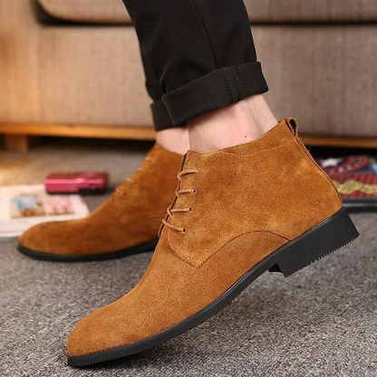 Fashionable suede chukka boots for men, comfortable ankle boots