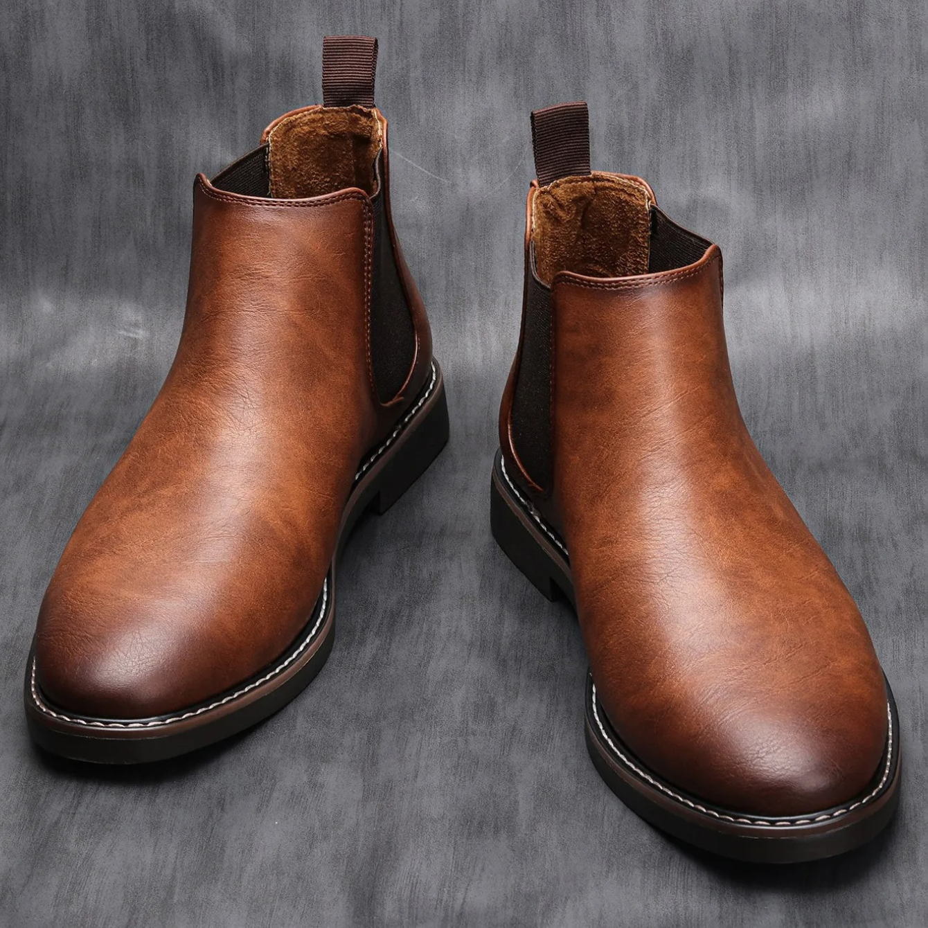 Elegant Chelsea boots for men with comfortable insole