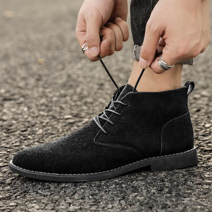 Comfortable suede chukka boots for men, fashionable casual shoes