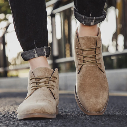 Comfortable suede chukka boots for men, classic ankle boots